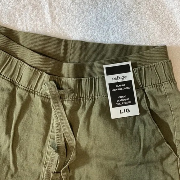 Urban Planet/Refuge classic high rise cargo pants NWT - Picture 3 of 4